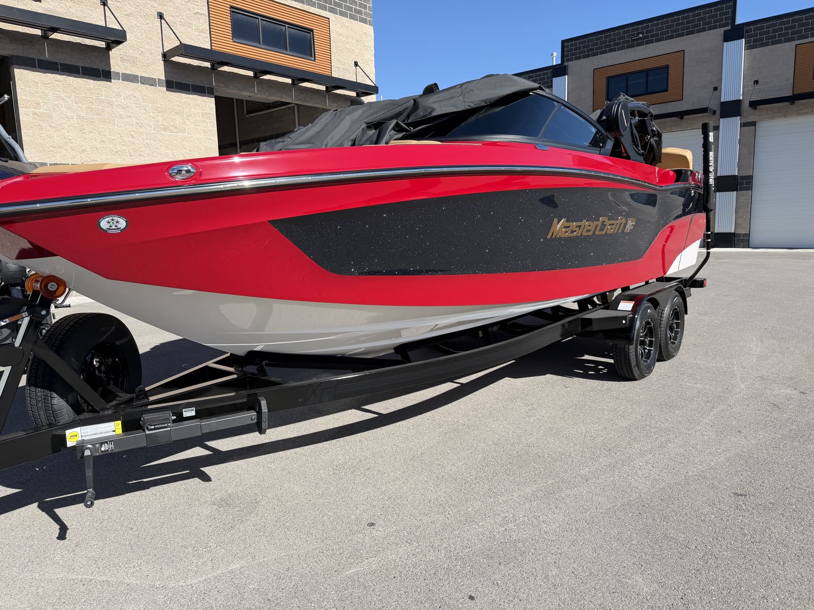 Red MasterCraft XT